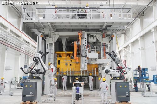 恒大汽車(chē) 黑燈工廠 亮相 2545臺(tái)機(jī)器人作業(yè),來(lái)看看到底有多酷
